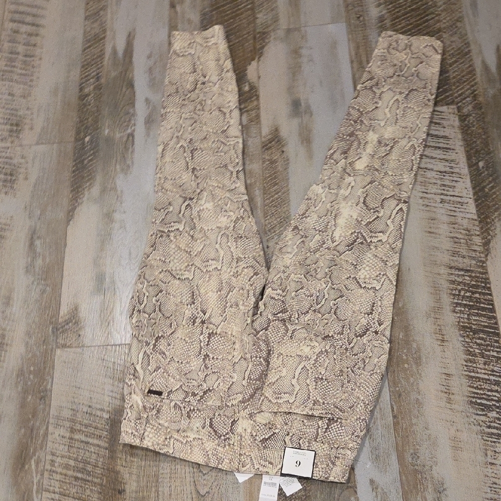 White House Black Market Cream and Brown Jeggings - Picture 5 of 9